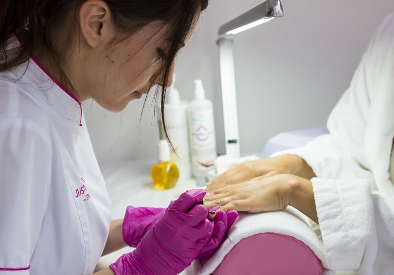 Manicurista Curso de Renovación de Licencia 4 Horas